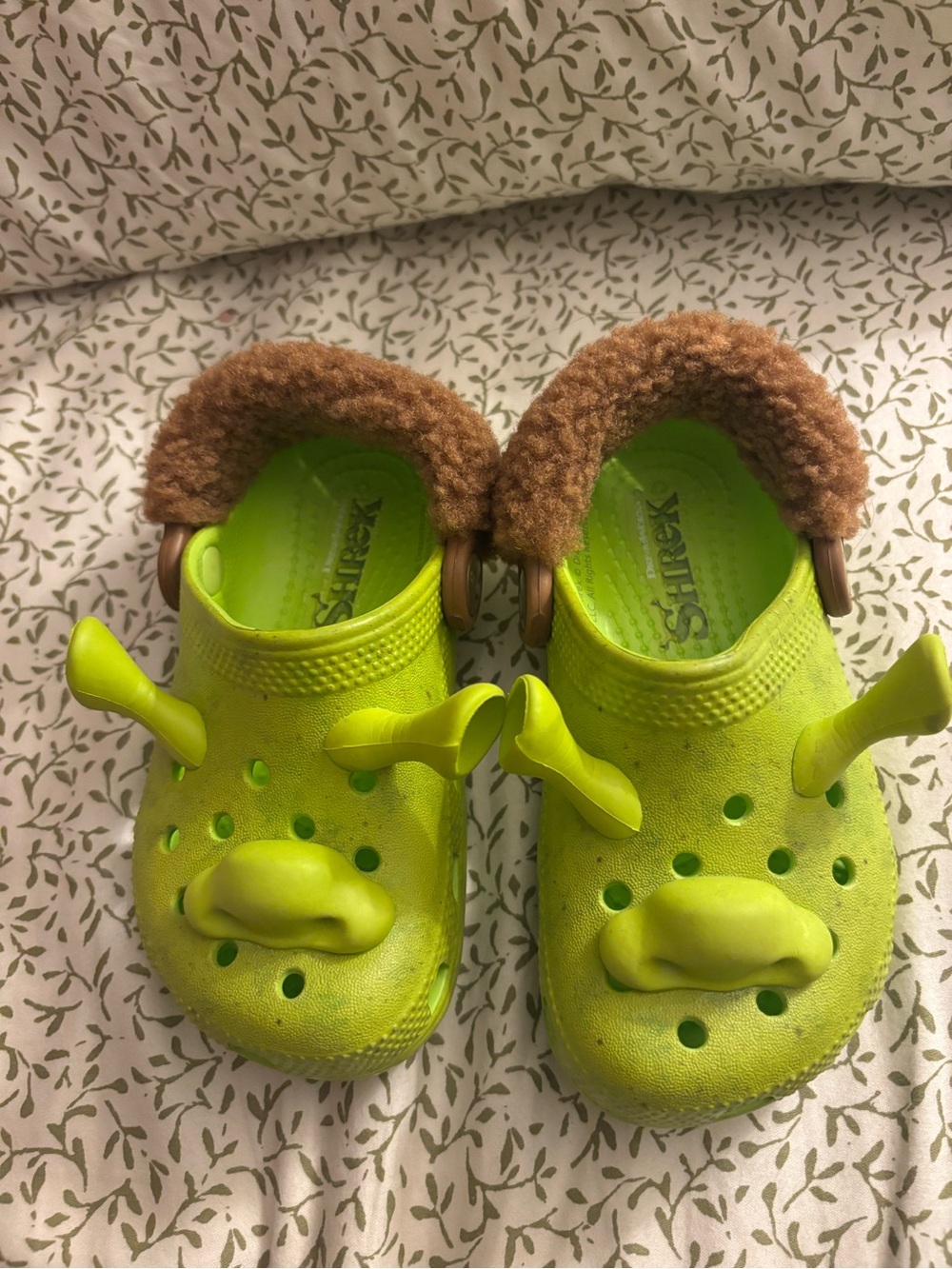 Kids Lime Green Fuzzy-Back like new shrek Nickelodeon DreamWorks crocs c9